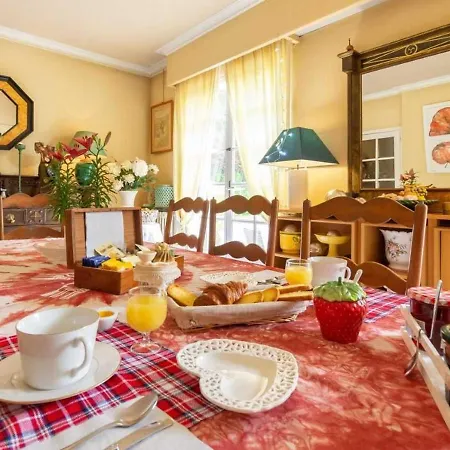 Bed and Breakfast Maison Familiale Au Coeur D'une Foret Centenaire Avec Piscine Et Proche Du Zoo De La Fleche - Fr-1-410-395 3*