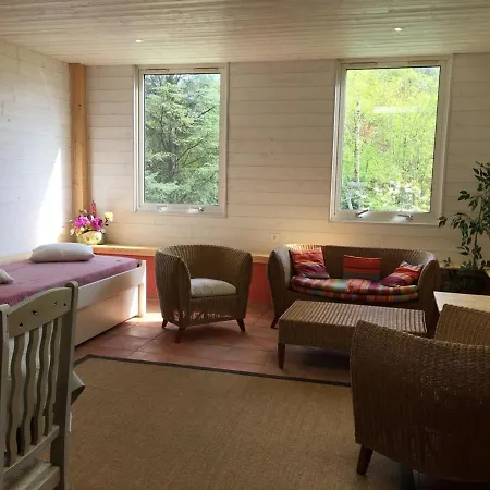 Maison Familiale Au Coeur D'une Foret Centenaire Avec Piscine Et Proche Du Zoo De La Fleche - Fr-1-410-395