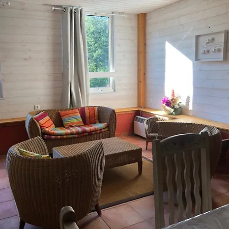 Bed and Breakfast Maison Familiale Au Coeur D'une Foret Centenaire Avec Piscine Et Proche Du Zoo De La Fleche - Fr-1-410-395