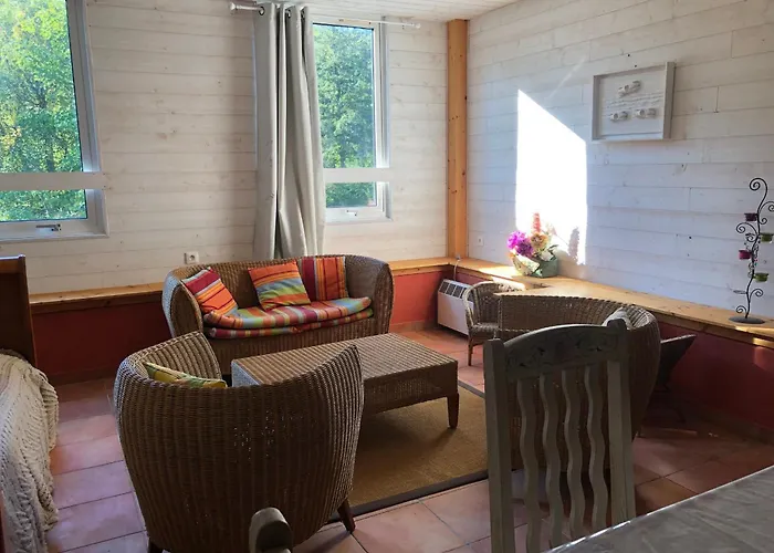 Bed and breakfast Maison Familiale Au Coeur D'une Foret Centenaire Avec Piscine Et Proche Du Zoo De La Fleche - Fr-1-410-395